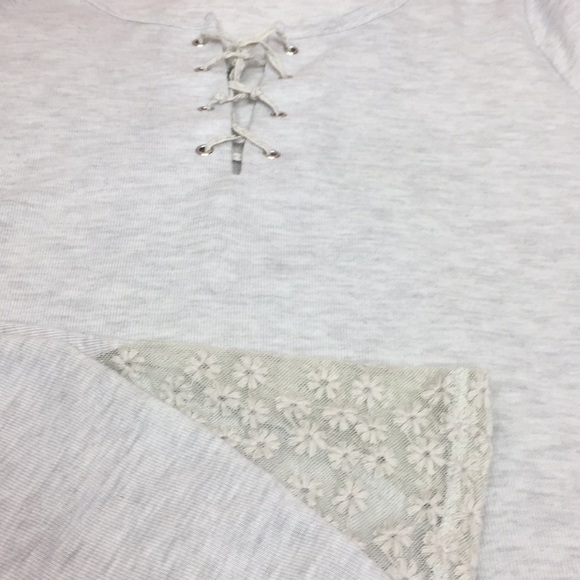 New Listing torrid 🌸🌼🌸🌼Torrid grey lace top - Picture 4 of 4